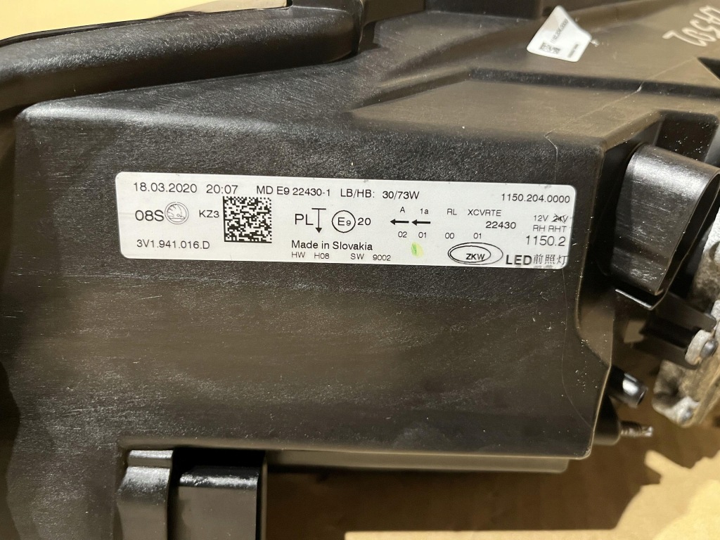 Купить Skoda superb 3 рестайлинг  фара правый перед 3v1941016d