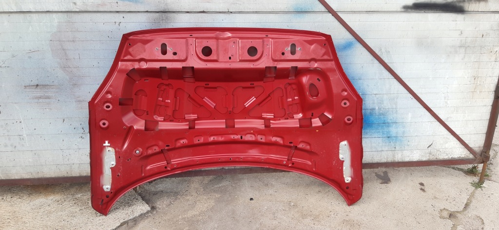 Капот jaguar e pace в Украине