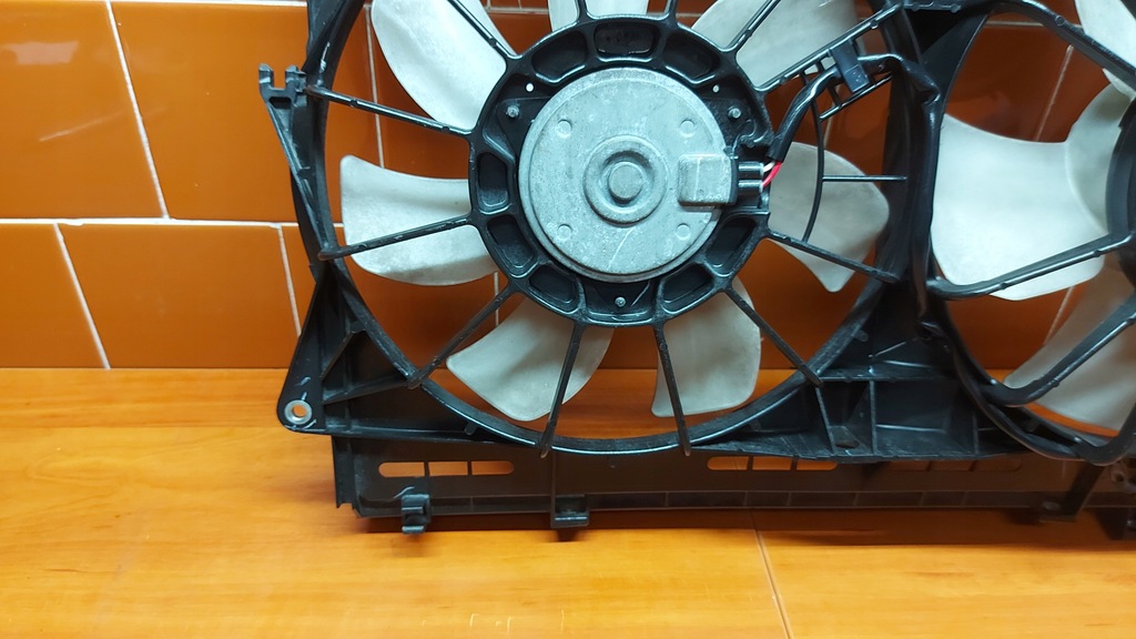 фото №11, Корпус вентилятора вентилятор радиатора toyota avensis t25 06- lift 2,2