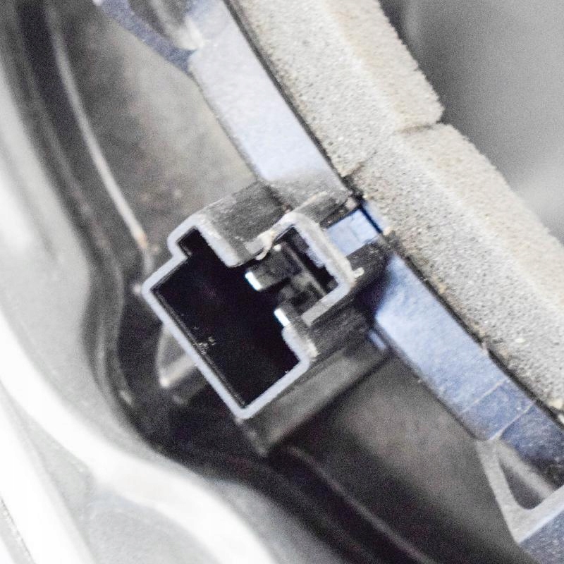 фото №10, Volvo c30 передній правий підйомник скло двері з динаміком 983165-103 86799