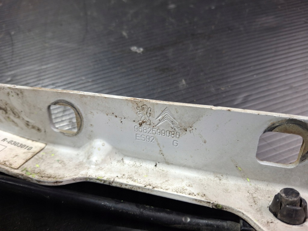 Peugeot 3008 i петли капот левый правый комплект kwed с Разборки