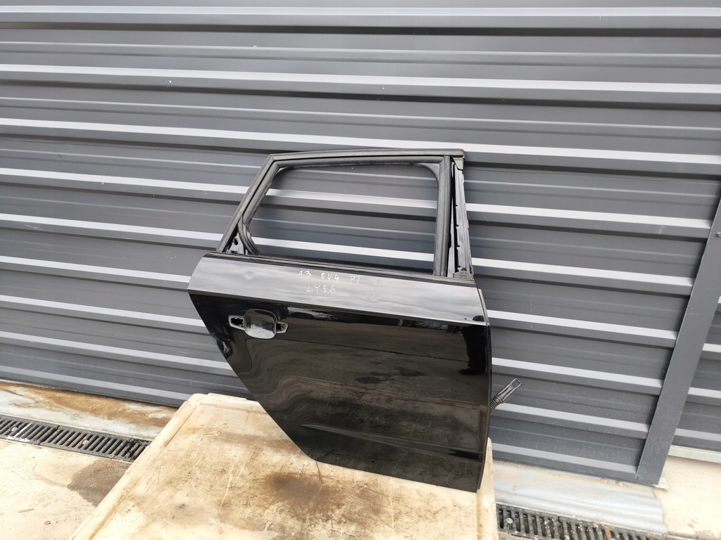 фото №1, Дверь правый задняя audi a3 8v 8v4 sportback ly9b 2011-2018 !!!