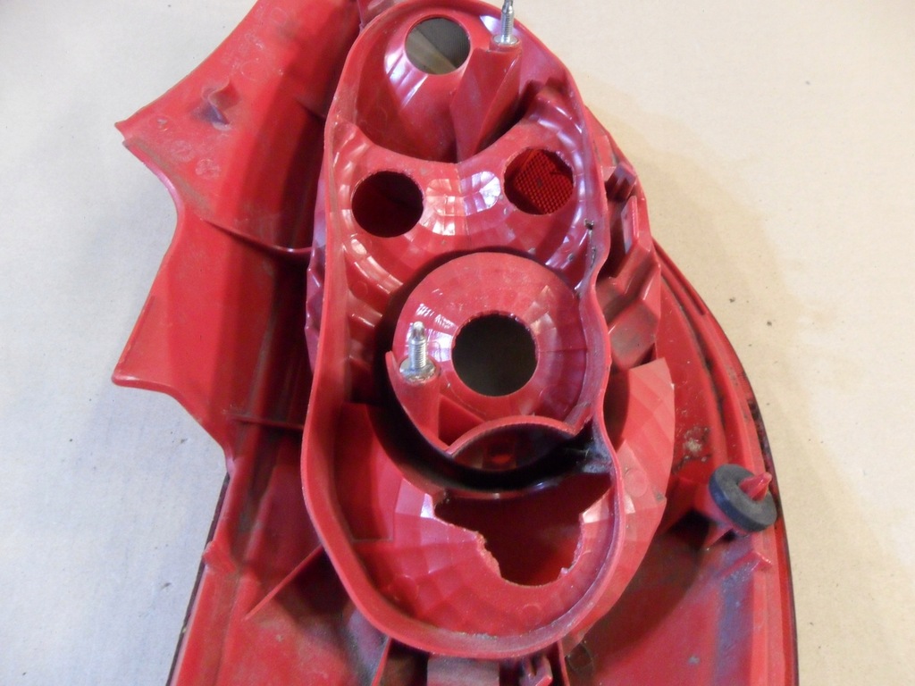 фото №16, Лампа задня права 13186351 opel corsa d 3d