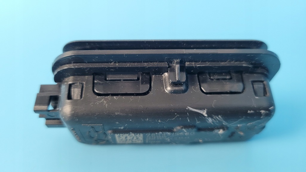 фото №8, Peugeot 308 iii p5 21r лампа освещение кабины правое задняя 9834315580