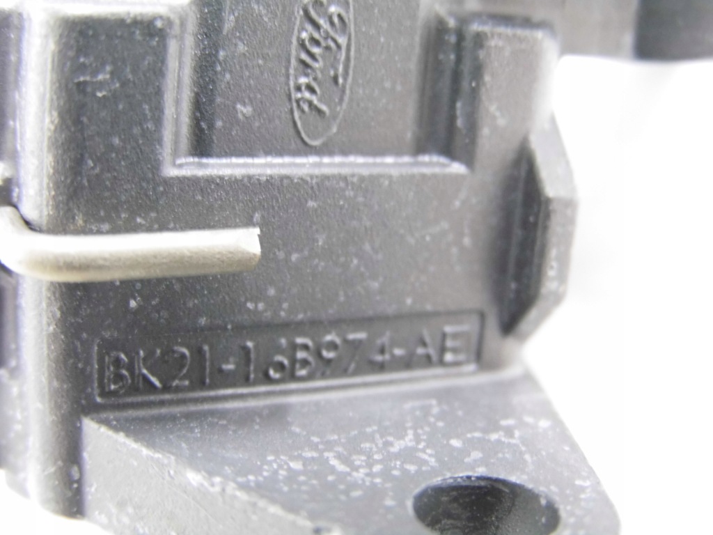 фото №12, Кронштейн вкладка замка капот transit 2014- _ 1778879 _ bk21-16b974-ad