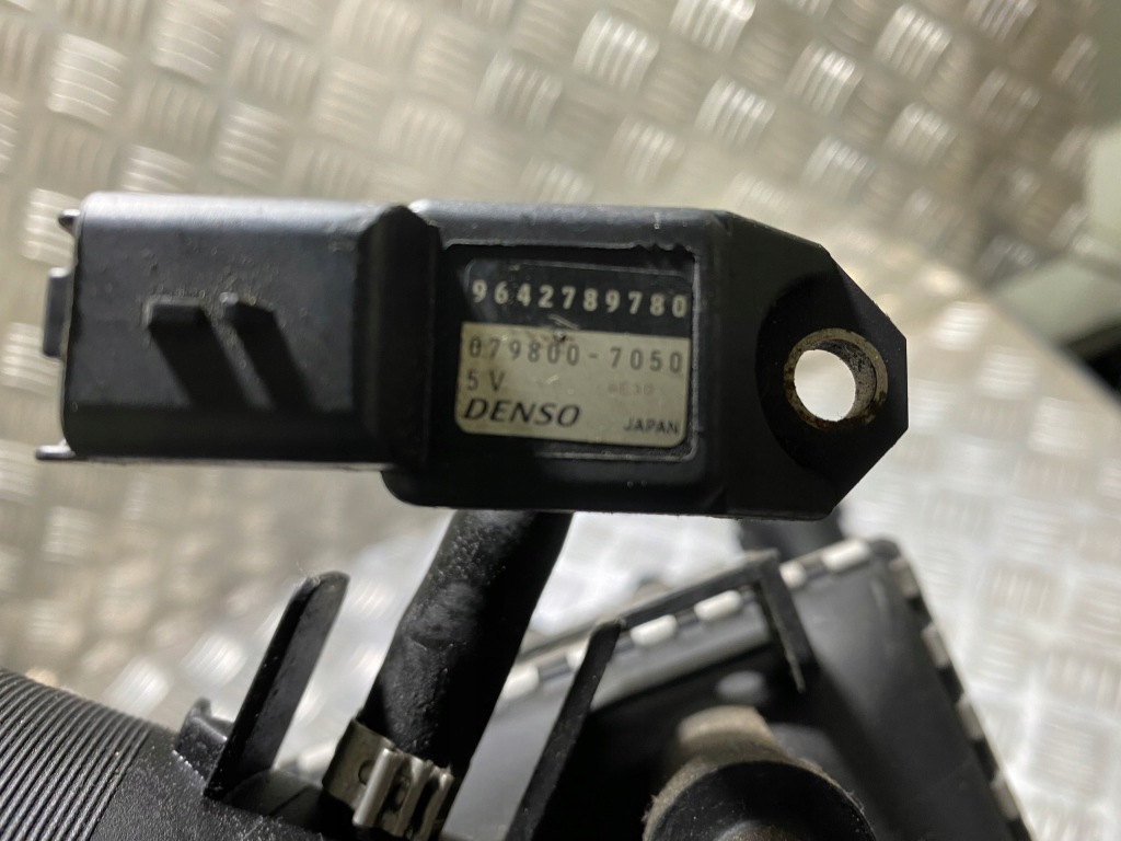 Peugeot 607 2.2hdi интеркулер радиатор воздуха 9637809480 датчик Киев