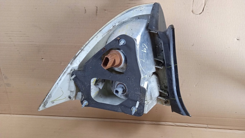 фото №7, Ford fusion mk1 usa sedan лампа задня права