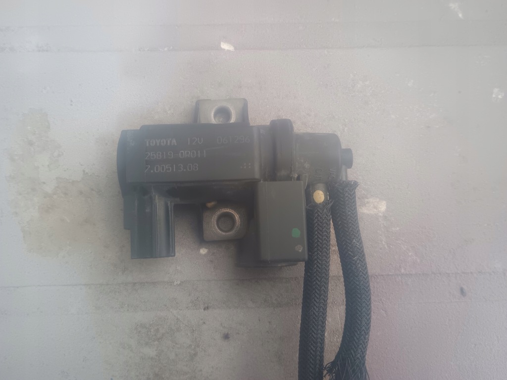 фото №1, Клапан вакууму avensis t25 2.0 d4d 25819-0r011