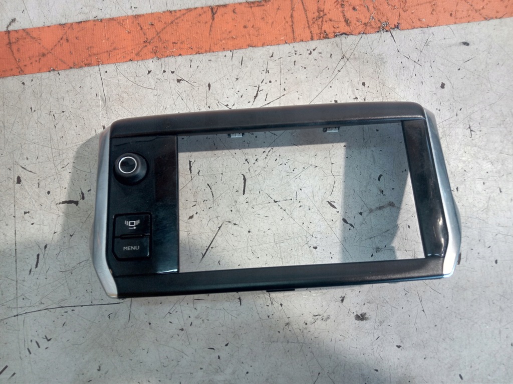 фото №1, Peugeot 2008 рамка радио дисплея