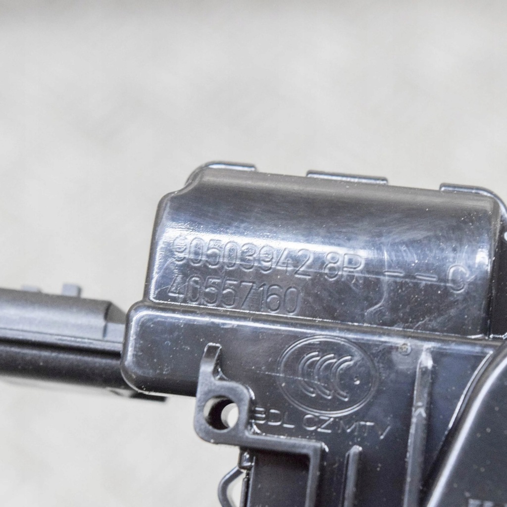 фото №6, Renault zoe 2018 замок кришки задній / багажника