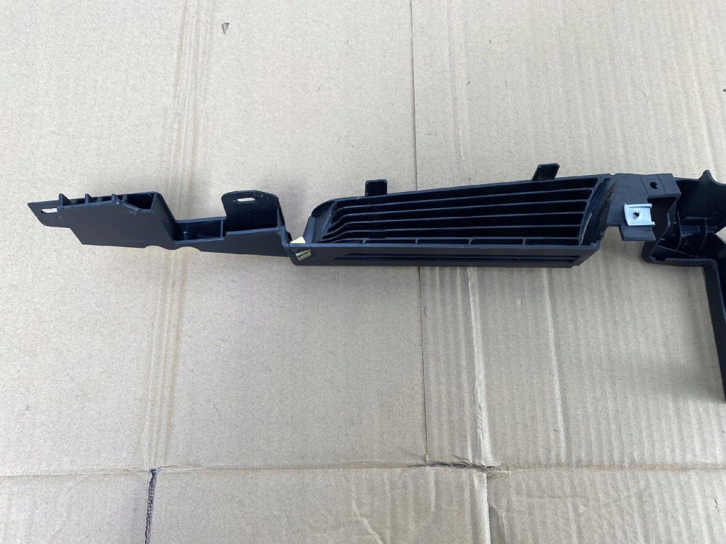 Купити Bmw 3 e91 кронштейн шторка багажника решітка підвіконна захист правий задній