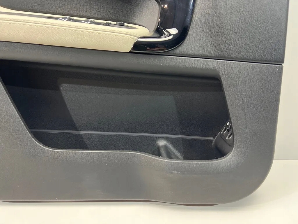 фото №5, Mini countryman f60 обивка обшивка дверь