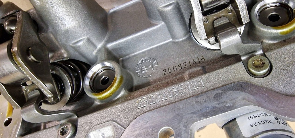 Купить Блок клапанов jaguar e-pace 2.0i pt204