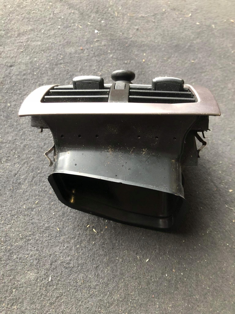 фото №6, Решітка обдув з прикурювач задня audi a6 c5 8b0515734