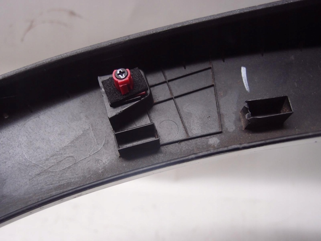 фото №10, Молдинг крила лівий задня hyundai kona 87743-dd000