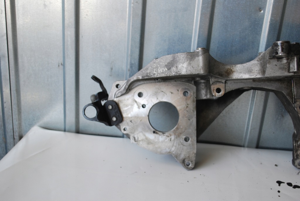 Кронштейн генератора audi a4 b8 2.0 tdi 03l903143h Київ