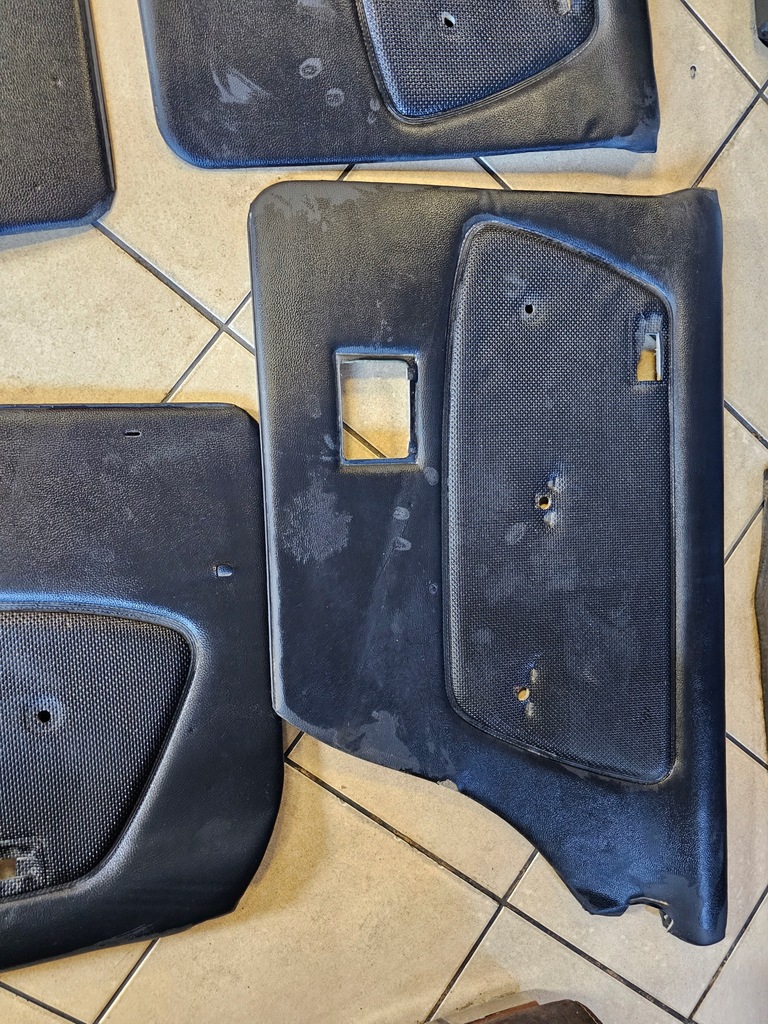 фото №7, Обшивка обшивки левый правый перед задняя mercedes w123