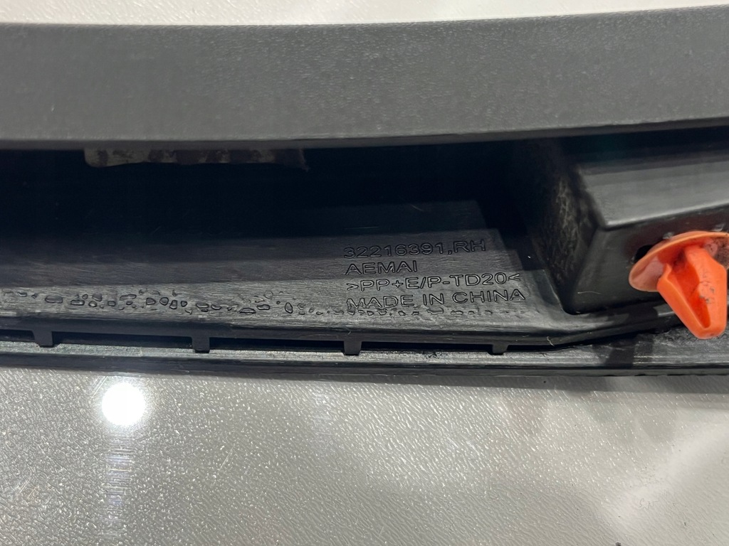 фото №11, Polestar 2 ii молдинг крыла задняя задняя правая 32216391 ładna!