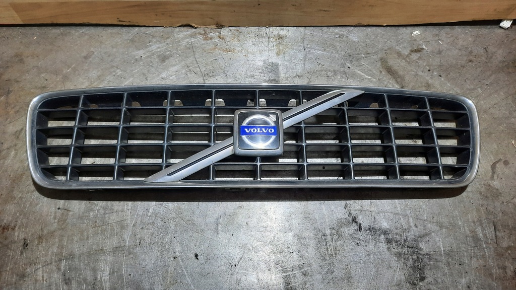 фото №1, Решётка радиатора решётка радиатора 9190740 volvo s60 00-04r