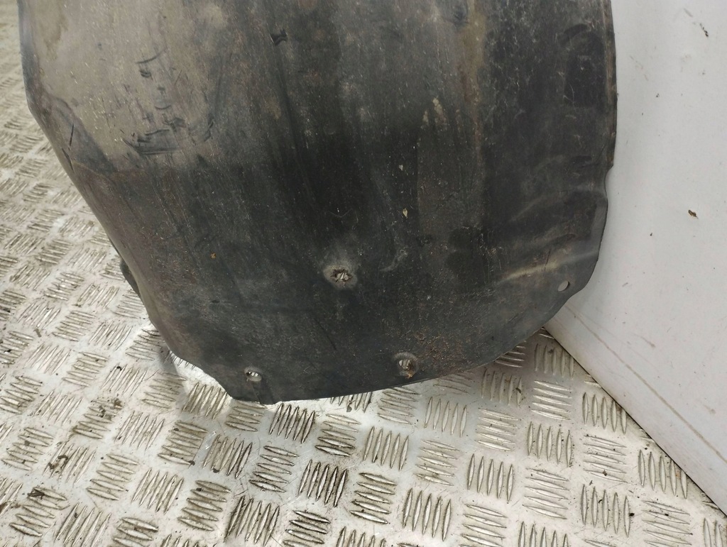 фото №6, Audi a4 s4 b6 8e 8h 2002 левая сторона подкрылок передние