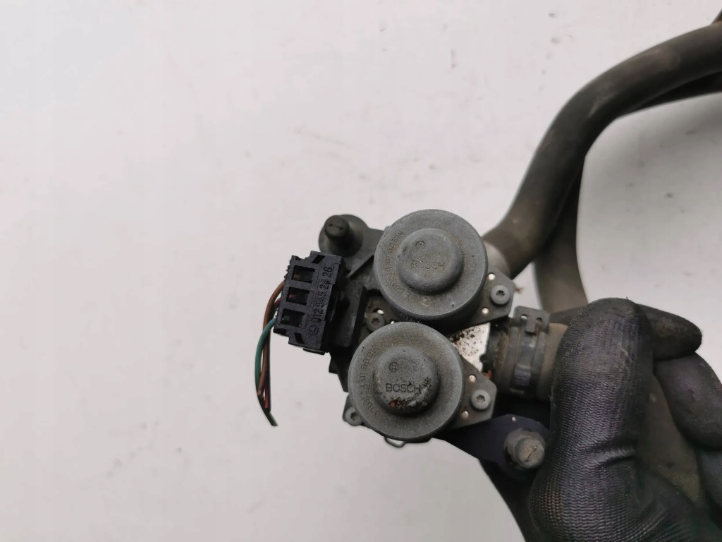 фото №4, Mercedes slk r171 электроклапан wody a0048302084 1.8 k