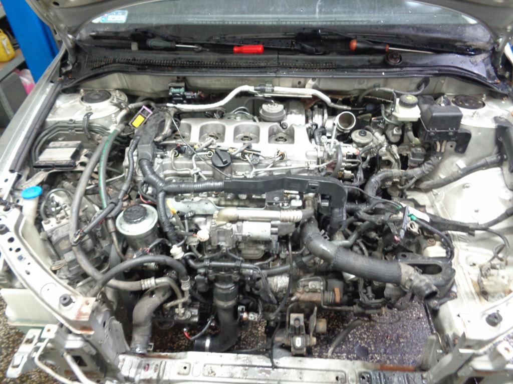 Болты шпильки головки комплект toyota avensis t25 2.0 d4d 1ad , 2ad rav4 в Украине