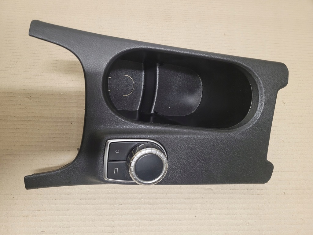 фото №1, Mercedes b-kl w246 панель idrive