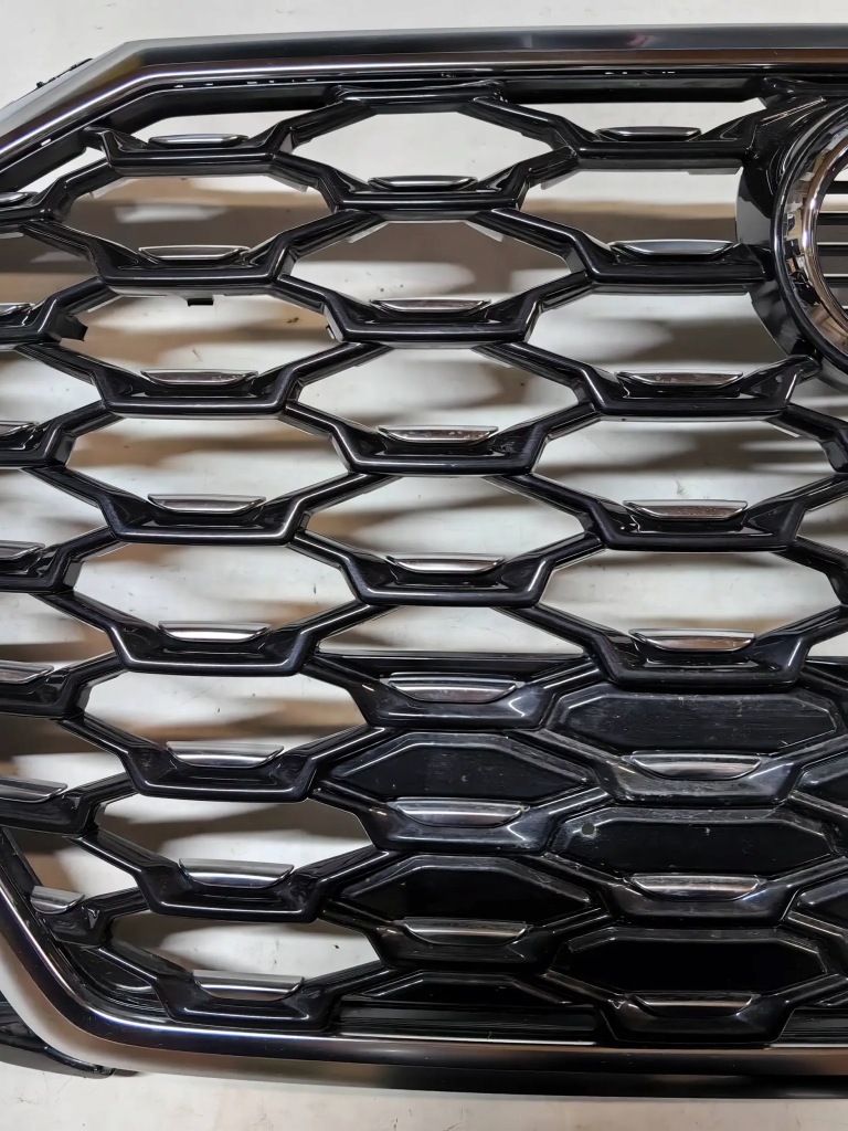 фото №4, Audi q3 83a s-line lift - решётка радиатора решётка радиатора b.ładna