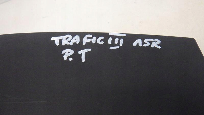 Кутик бампера лампа правий задня trafic iii vivaro b 850162827r Доставка