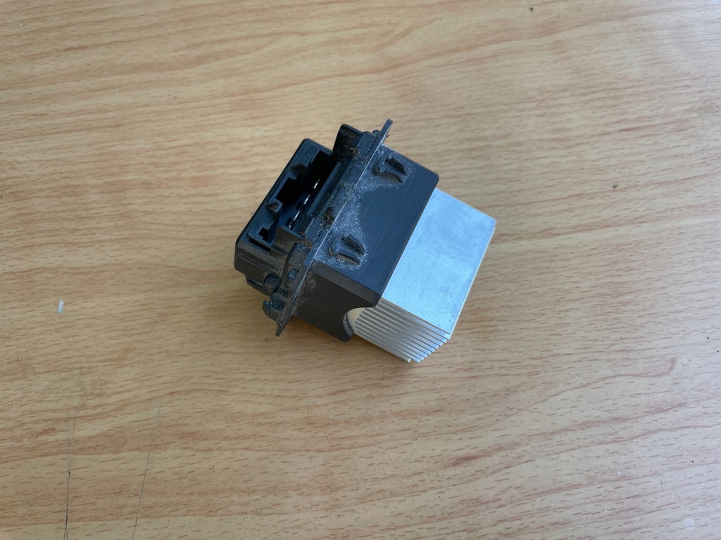 фото №1, Mini r55 r56 r57 r58 r59 r60 jeż резистор резистор вентилятор valeo 9240713