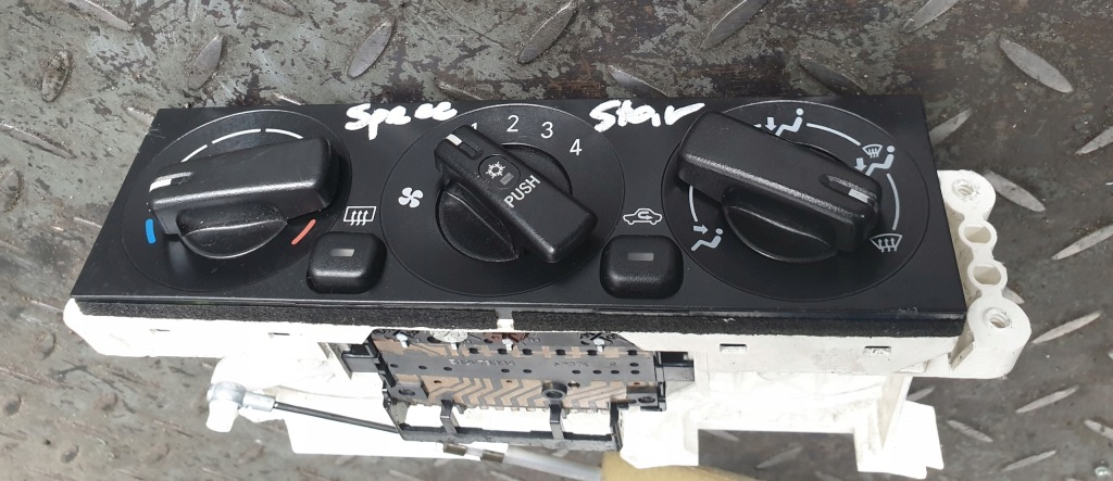 фото №1, Панель керування mitsubishi space star i mr262492