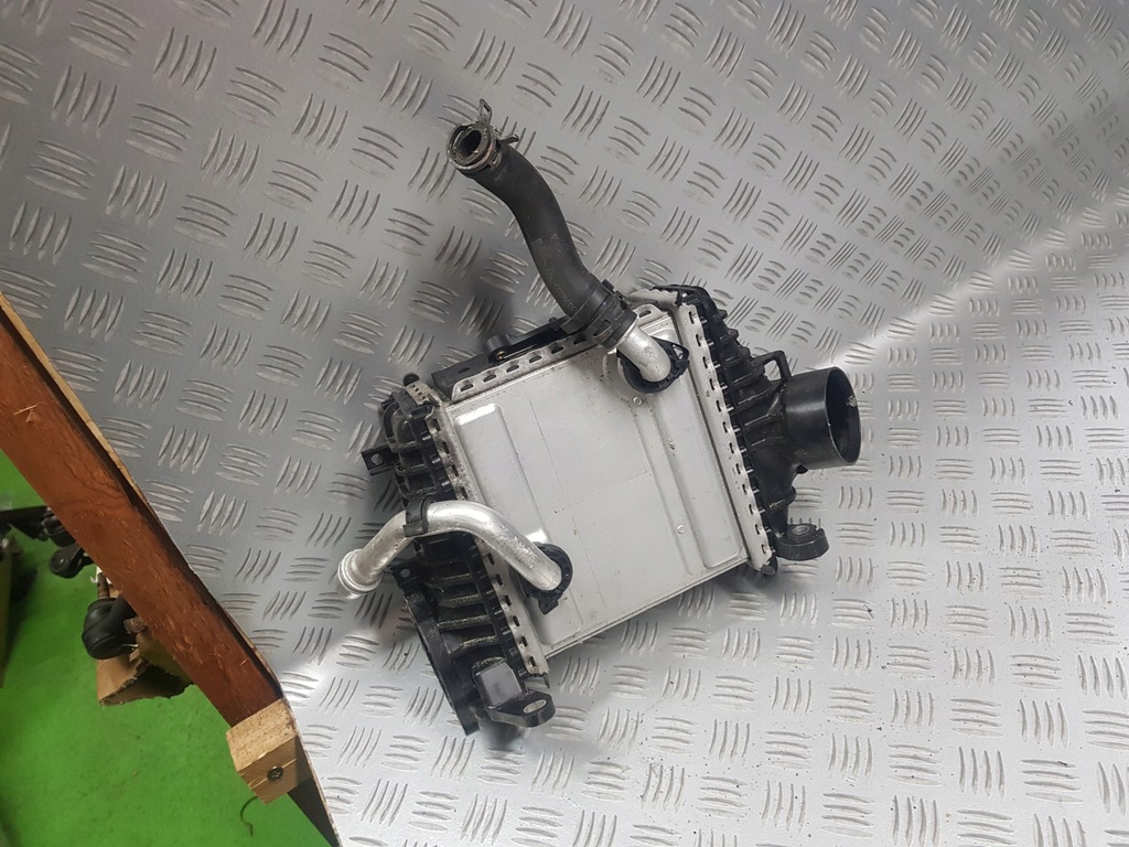 фото №1, Радіатор повітря інтеркулер mercedes benz w213