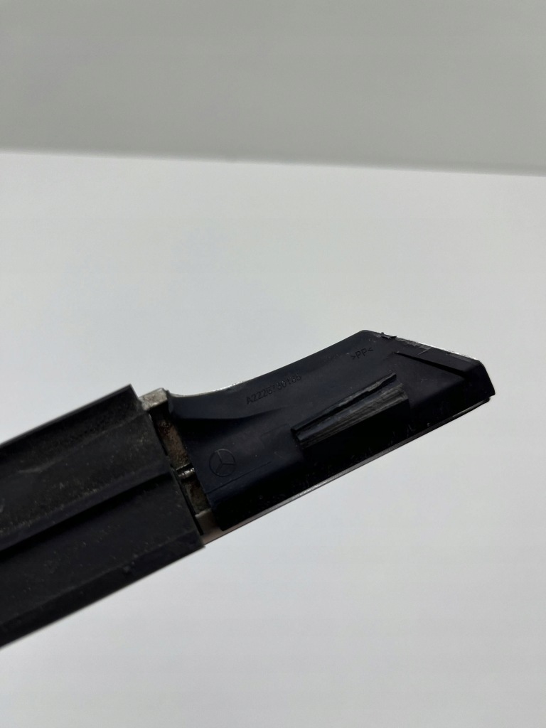 Mercedes w222 молдинг ущільнювач двері ліва перед a2226900580 Ціна