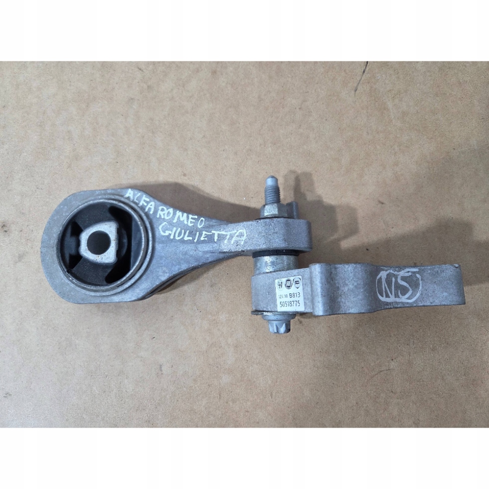 фото №1, Alfa romeo giulietta подушка коробки передач 50518775 n5