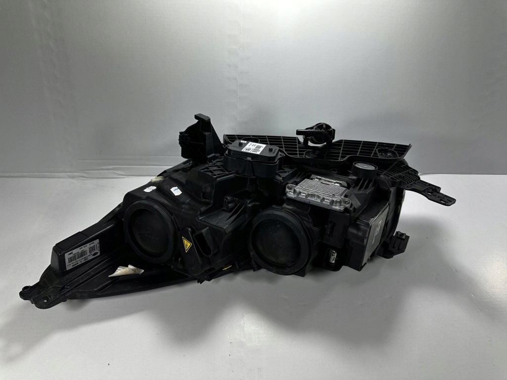 Kuga mk2 рестайлінг  фара ксенон led поворотний комплект gv41-13d155aj gv41-13d154aj в Україні