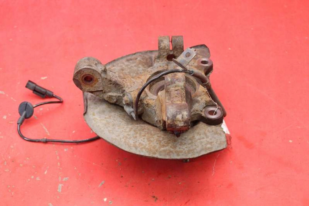 Поворотный кулак ступица правая перед dodge caliber 1.8 16v 150 km 06-12 Недорого