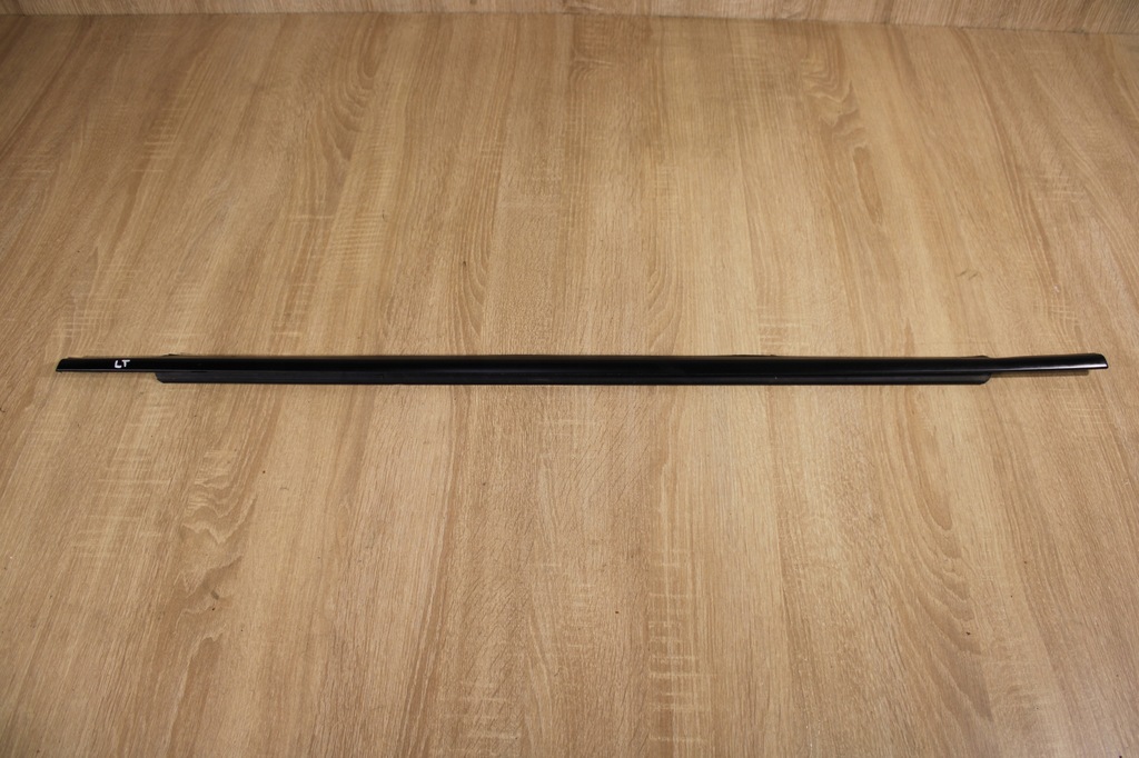 фото №1, Молдинг уплотнитель дверь левый задняя hyundai santa fe ii