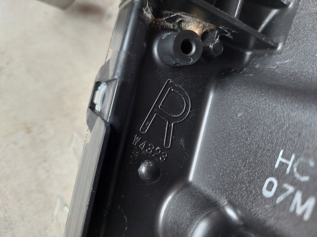 фото №6, Противотуманная фара поворотник правый - mitsubishi eclipse cross