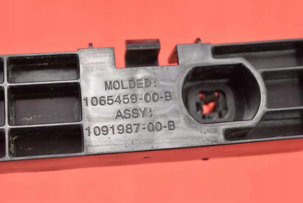 фото №9, Направляющая бампера правый задняя 1065459-00-b tesla model s lift 16-21