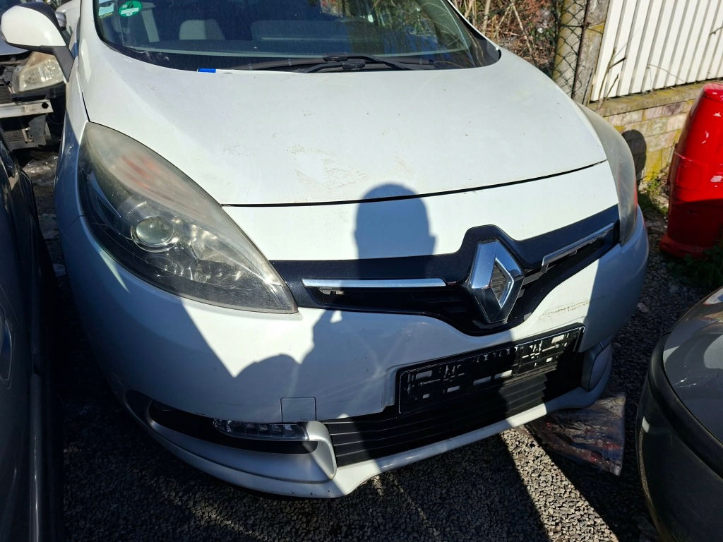 Scenic 3 рестайлинг  po рестайлинг 12-16r. бампер перед передний демонтаж dv369 Киев