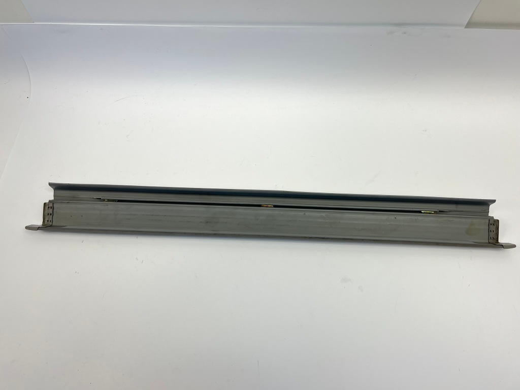 Молдинг поріг накладка поріг mercedes we201 190 перед права ліва сіра Ціна