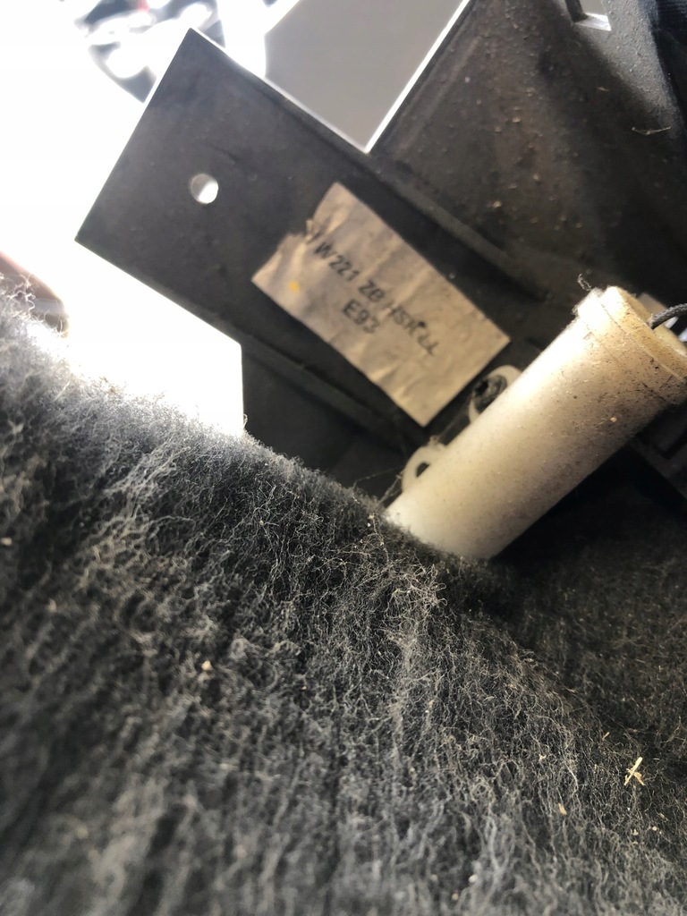 фото №8, Mercedes w221 бардачок пасажира 2216800126