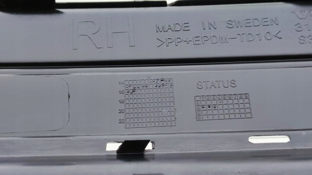 Купить Volvo xc90 2 дорестайлинг  решётка решётка  бампера правая перед 31383442 kr90