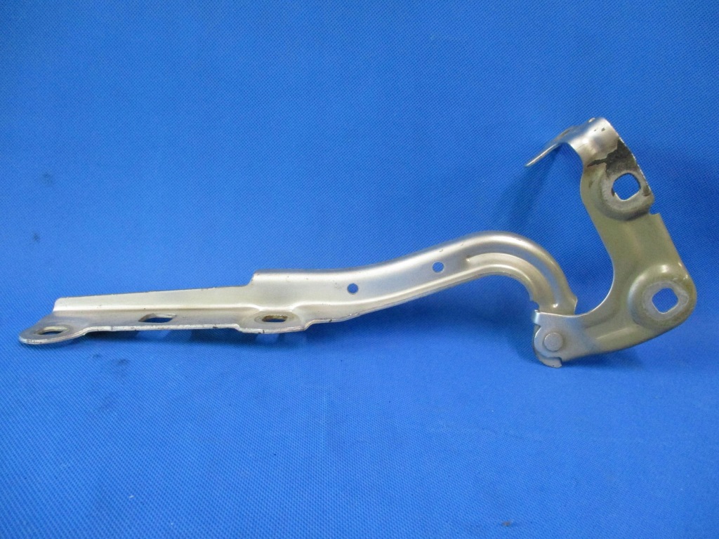 Купити Петля капот лівий перед оригінал 39032149 opel astra k v 18r