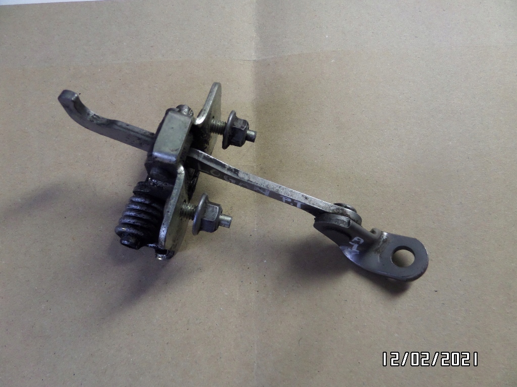 фото №1, Ограничитель дверь задний l=p logan sandero 05879r