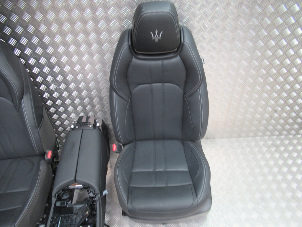 фото №8, Maserati levante сидіння заднє сидіння обшивки салон m234