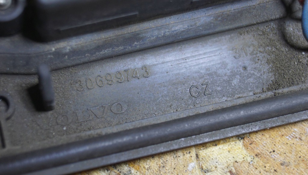 фото №11, Volvo xc70 ii молдинг накладка крышки задняя 30699743 b279