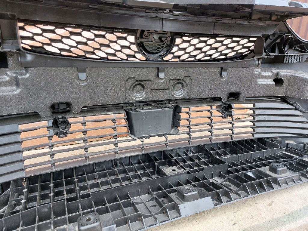 Бампер перед opel corsa f 23r kca Оригинал