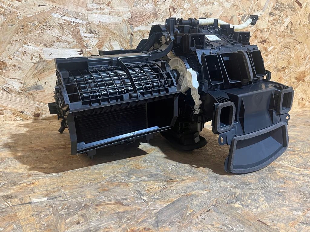 фото №8, Комплектна обігрівач повітродувка toyota yaris cross 23r оригінал