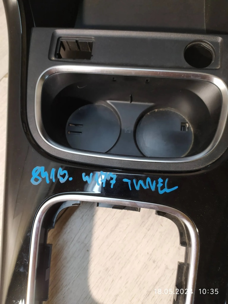 8413. mercedes w177 тунель середній a1776803003 Недорого